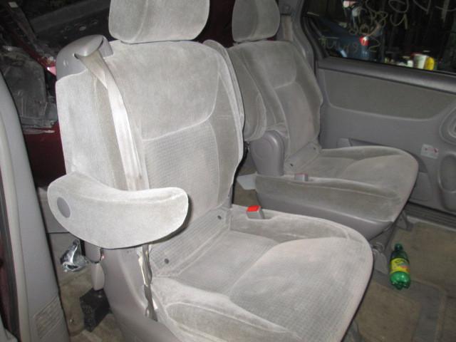 06 toyota sienna second row passenger side bucket rear seat 860700