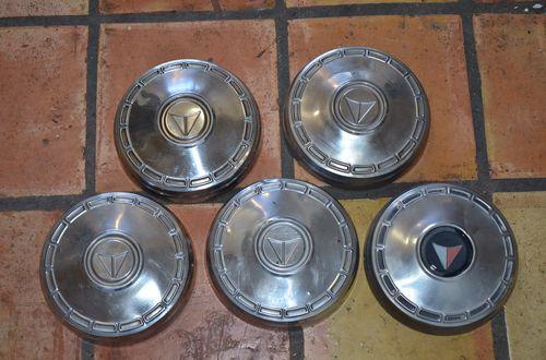 Plymouth valiant dog dish hubcaps barracuda mopar a b e body 64 65 66 67 68 69