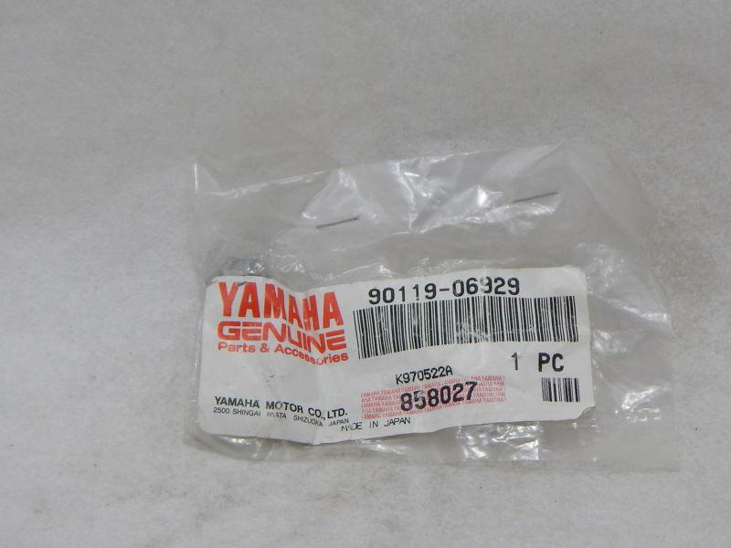 Yamaha 90119-06929 bolt *new