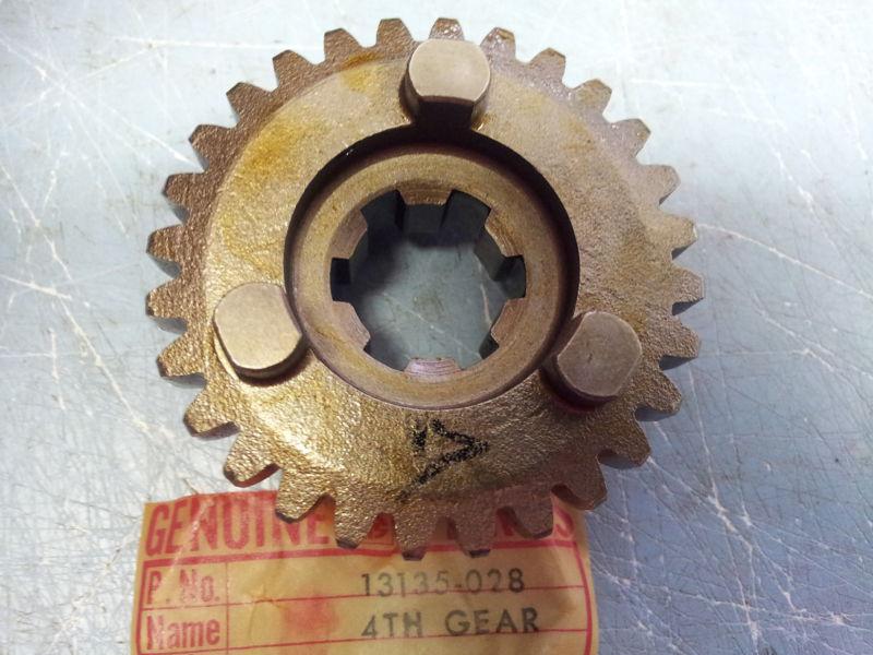 Kawasaki kt250 a 1975-1976 4th drive gear output 13135-028 nos