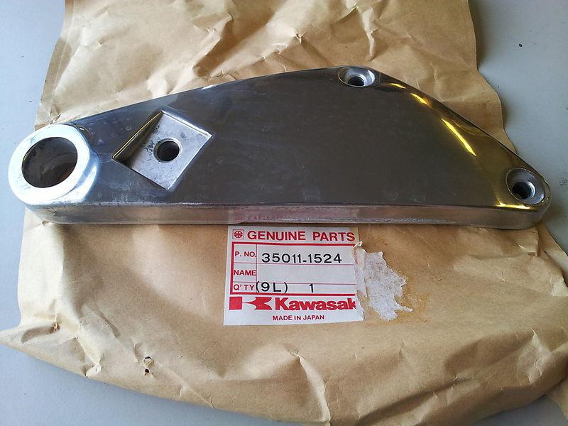 Kawasaki en500 vulcan a 90-96 foot peg bracket r.h. 35011-1524 nos