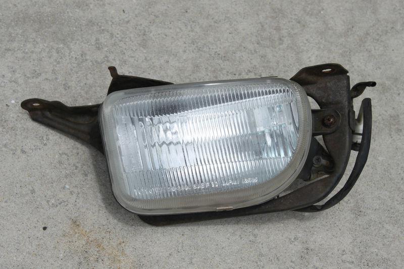 92-93 toyota celica - driver side fog light lamp lh (left) oem 