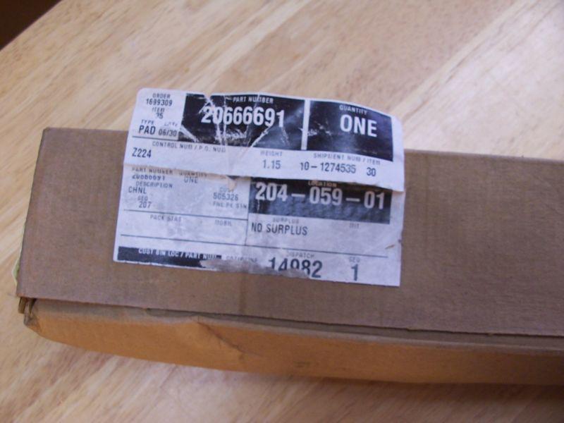 Nos factory oem, gm #20666691, left window channel, 84-91 caprice, parisienne