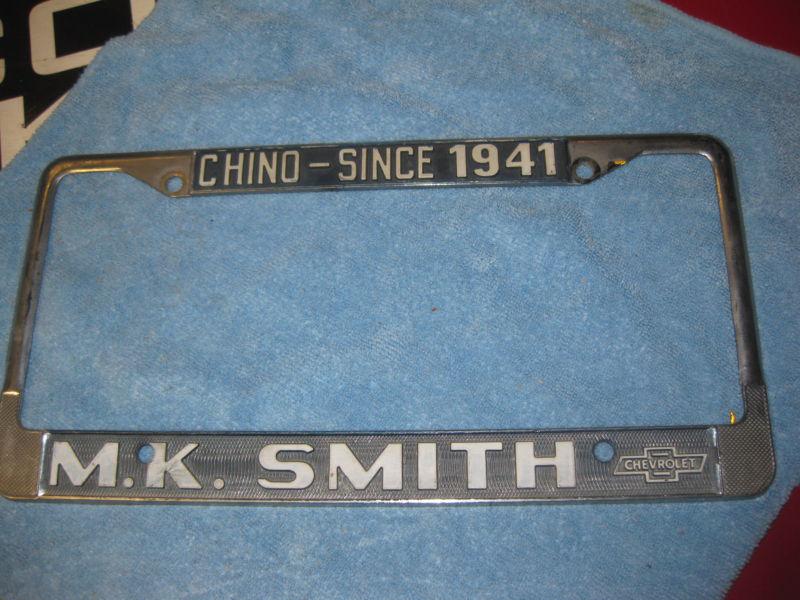 M k smith chevrolet / chino ca vintage license plate frame vgc // plateframe