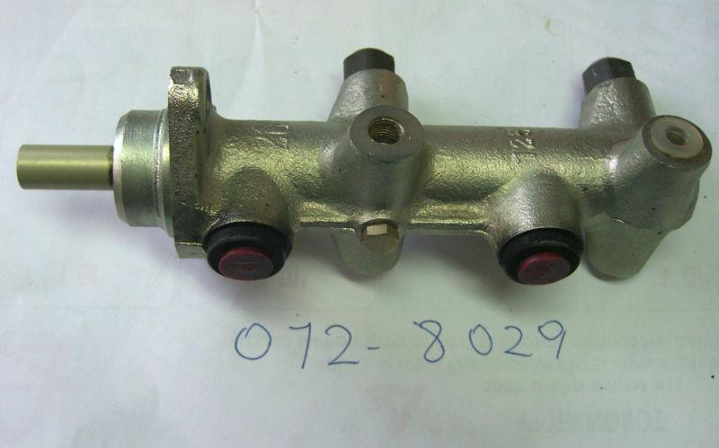 Vw-audi jetta passat brake master cylinder new in back arnly box.