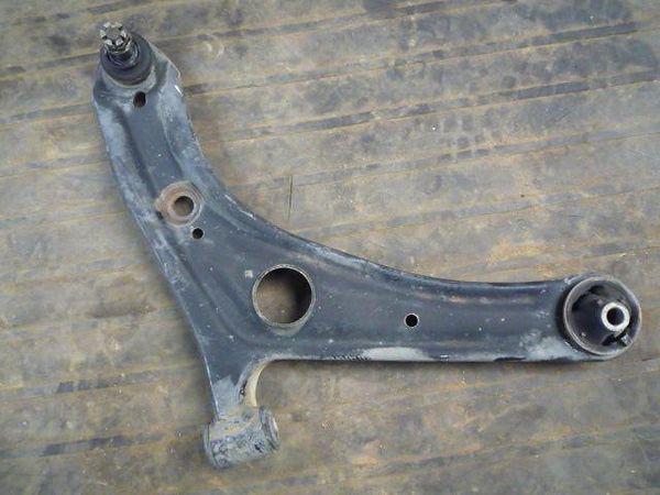 Toyota raum 2003 front right lower arm [1251720]