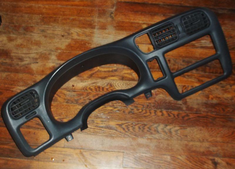 98-02 chevy s10 blazer gmc jimmy dash bezel trim 99 00 01 olds bravada 1.5 radio