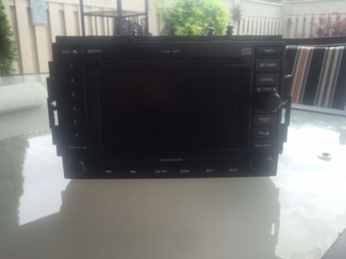 Chrysler rec navigation stereo with 6 cd changer