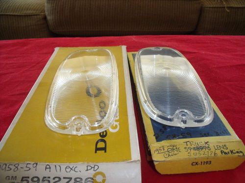 Pair nos 1958-59 chevrolet truck front parking/turn signal lens gm 5952786