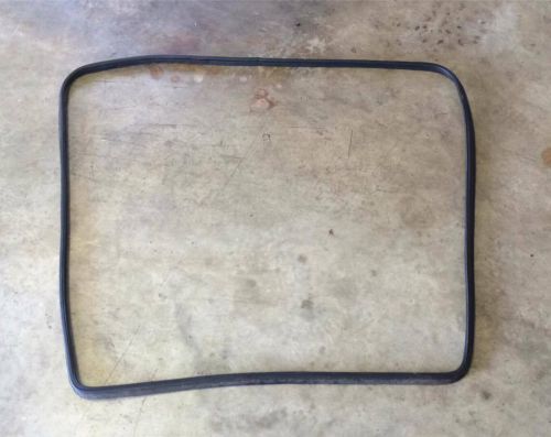 1986 chrysler conquest / mitsubishi starion rear hatch seal    free shipping