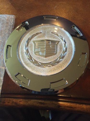 1 cadillac escalade 2007-2013 22&#034; chrome with no color center hub cap 9596649