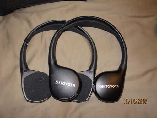 2014 toyota sienna oem dvd entertainment headphones and remote