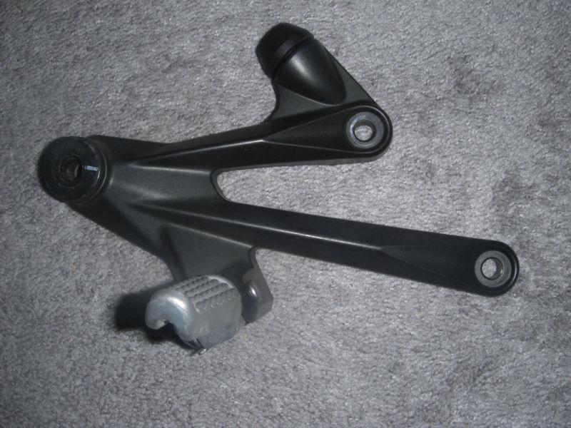 08 zx-14 zx14  right side passenger peg and bracket