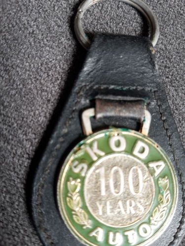 Genuine skoda auto 100 years leather keyring