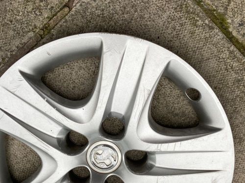 Vauxhall insignia 17&#034; wheel trim x 1 hub cap genuine 13312569 sq