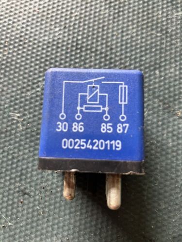 Mercedes benz 0025420119 relay hella w124