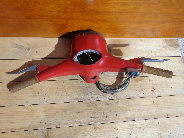 Vespa 160 s red handle.