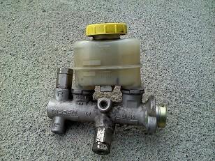 Nissan sentra se-r brake master cylinder 02-06 