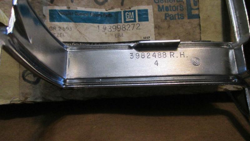 1971 nos chevelle / malibu / ss  park lamp and side marker bezel rh