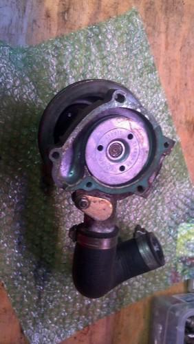 Volvo penta   aq131 aq151 aq171 230 ++  4 cylinder circulating  water pump 