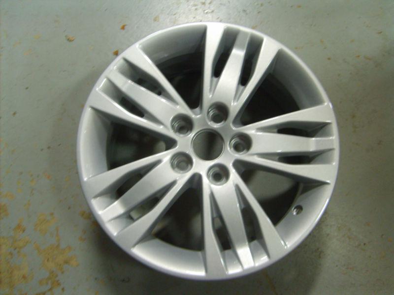 2012-2013 ford focus wheel, 16x7, 5 triple spoke full face painted silver