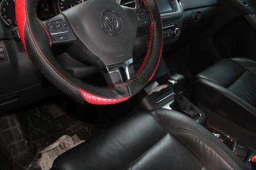 New circle cool scion lexus black+red steering wheel cover needle thread 47010