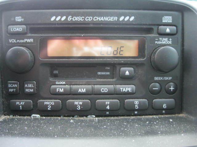 02 03 04 honda crv audio equipment am-fm-cd-cass 6 disc face id 1tn0 151703