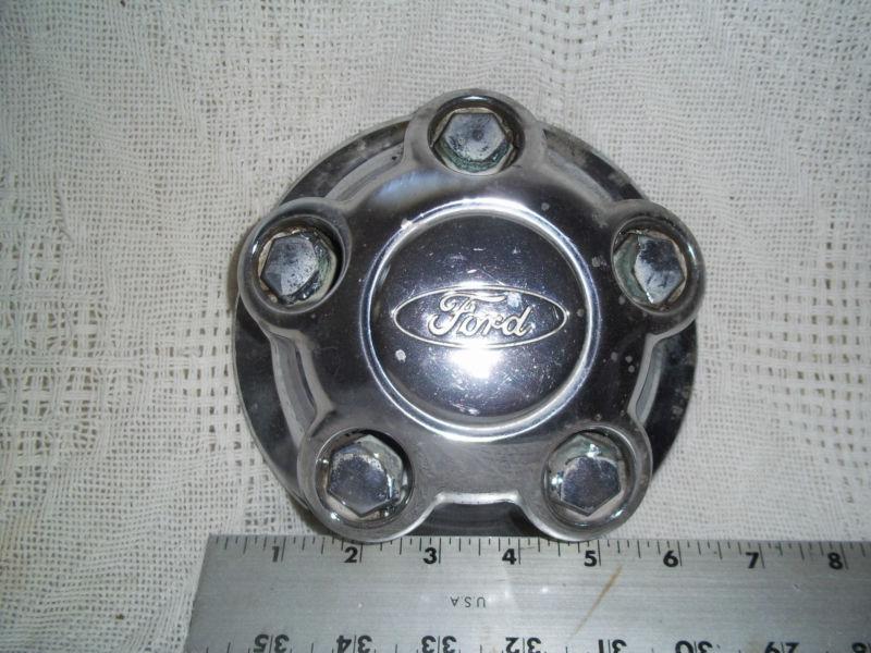 1999 ford ranger center hub cap with ford logo in center