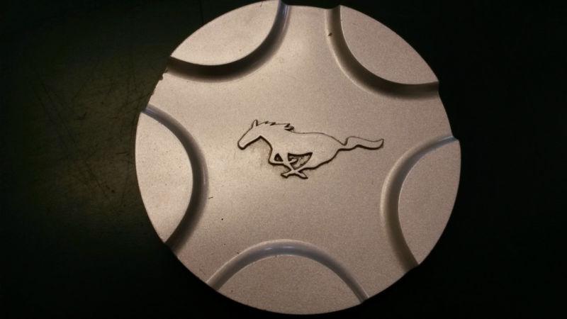 1999 mustang center cap