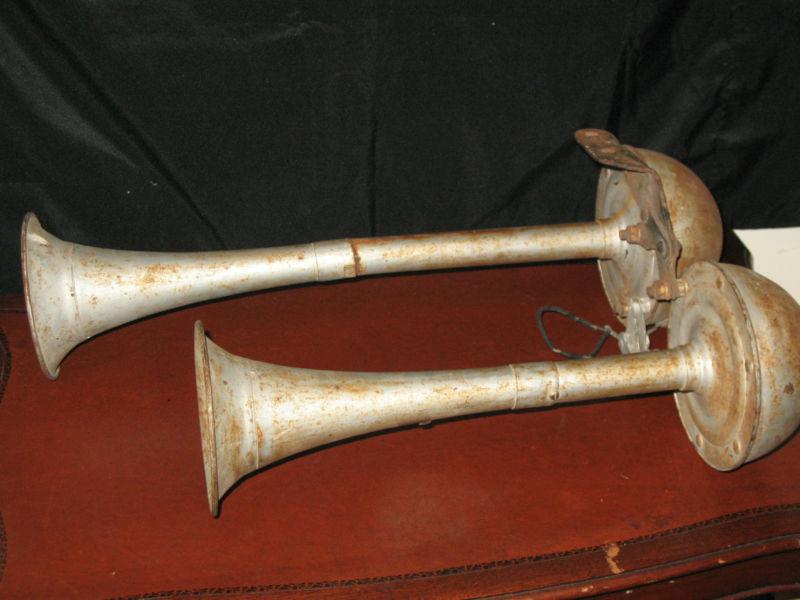 Vintage trumpet horns-rat rod-with original mounting brackets