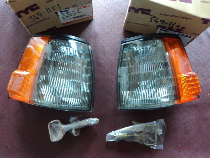 New 1984 1986 mazda 929 front park turn light lamp pair rh lh 