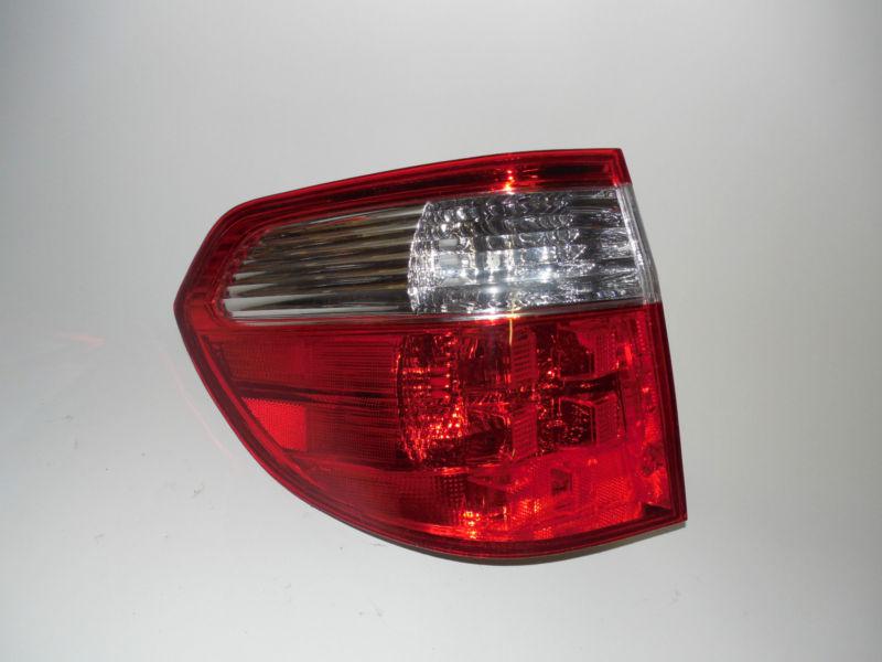 05 06 07 honda odyssey left tail light nice!