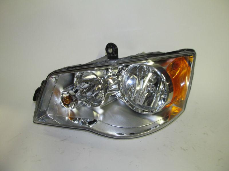 08 09 2010 2011 chrysler town & country oem left halogen headlight nice! 