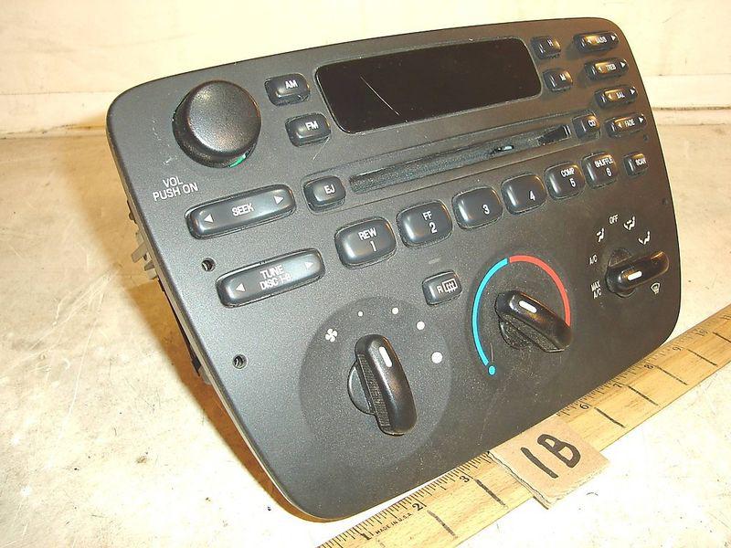 Ford radio cd player & ac htr control panel used r72229