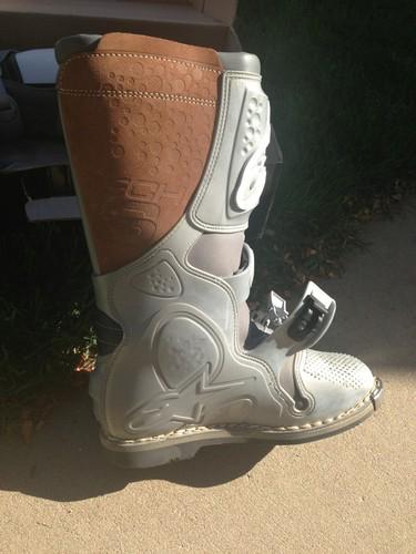 Motorcycle boots