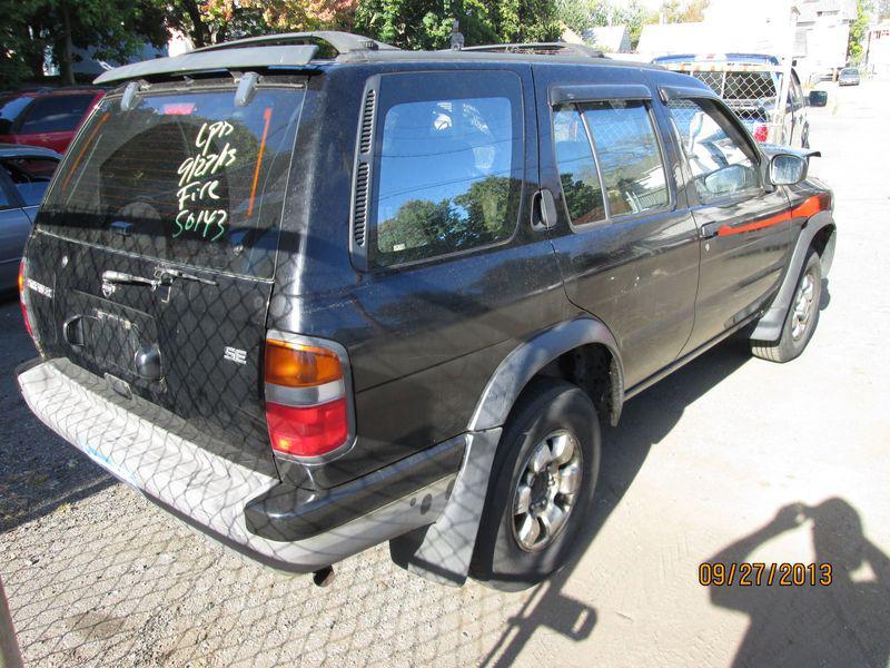 96 97 98 99 00 01 02 03 04 nissan pathfinder right rear vent glass window