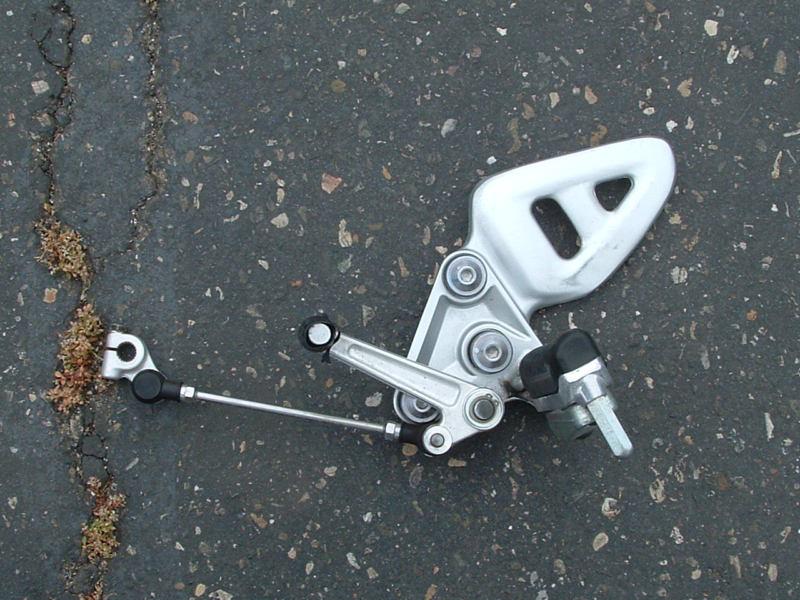 2007 suzuki gsx1300r hayabusa 1300 stock left rear set 99 00 01 02 03 04 05 06