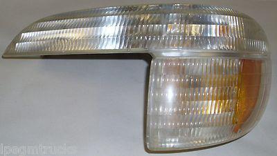 2000 ford explorer left front direction turn park light 4x4 4.0l v6 f77x3216a