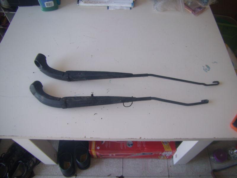 Used 1999 ford taurus wiper arm set