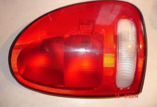 98-03 durango 96-00 caravan voyager town & country rh taillight with bulbs