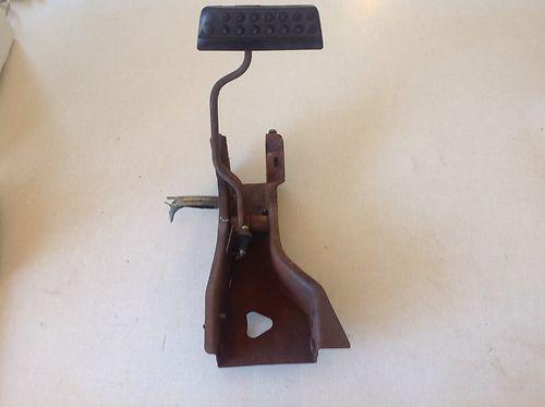 Brake pedal and mount for 1963-1966 dart valiant barracuda