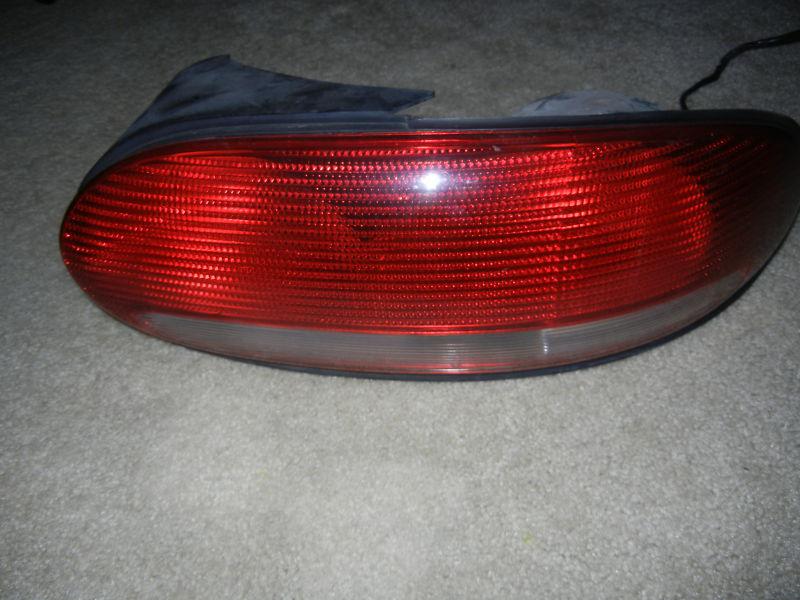 96 97 98 99 00 chrysler sebring right driver side rear brake tail light oem