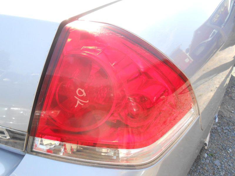 Chevrolet impala r taillight r. 06 07 08 09 10 11 12 13