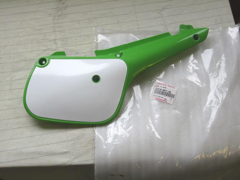 Kawasaki kx60 b1 b2 b3 b4-b11 85-95 green right side cover rh 36010-5071-6w nos