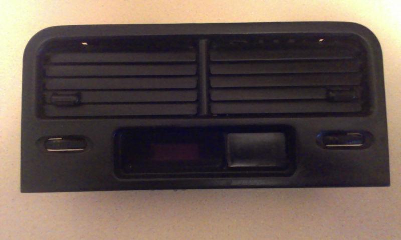 88-91 honda crx a/c heater center dash air vent oem black