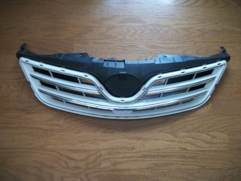 2013 toyota corolla grille oem 