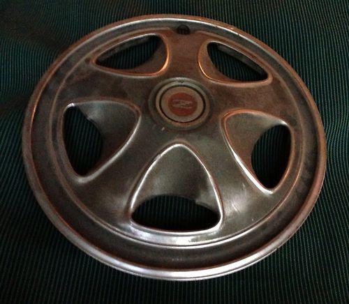 Nissan/datsun z hubcap. part number 40315-n3100.