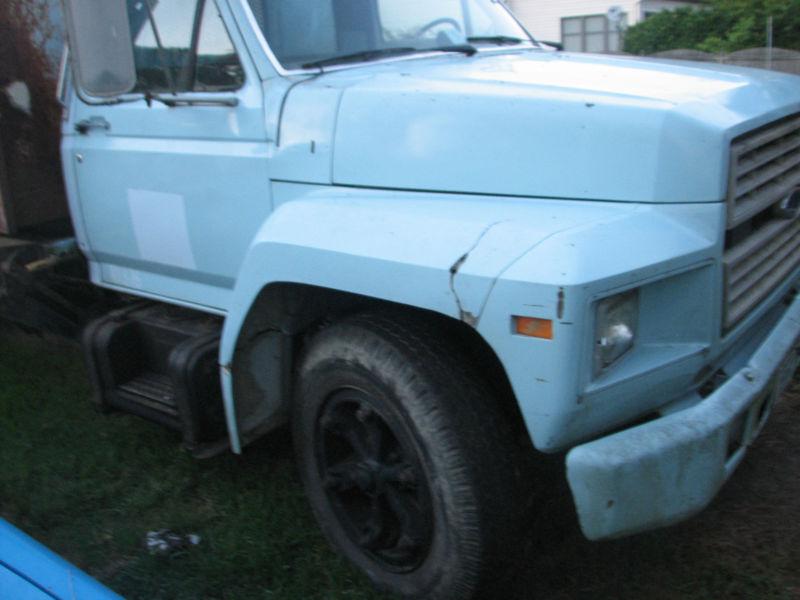 1989 f-600 dump truck