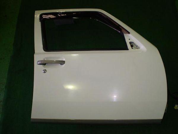 Nissan rasheen 1997 front right door assembly [0513100]