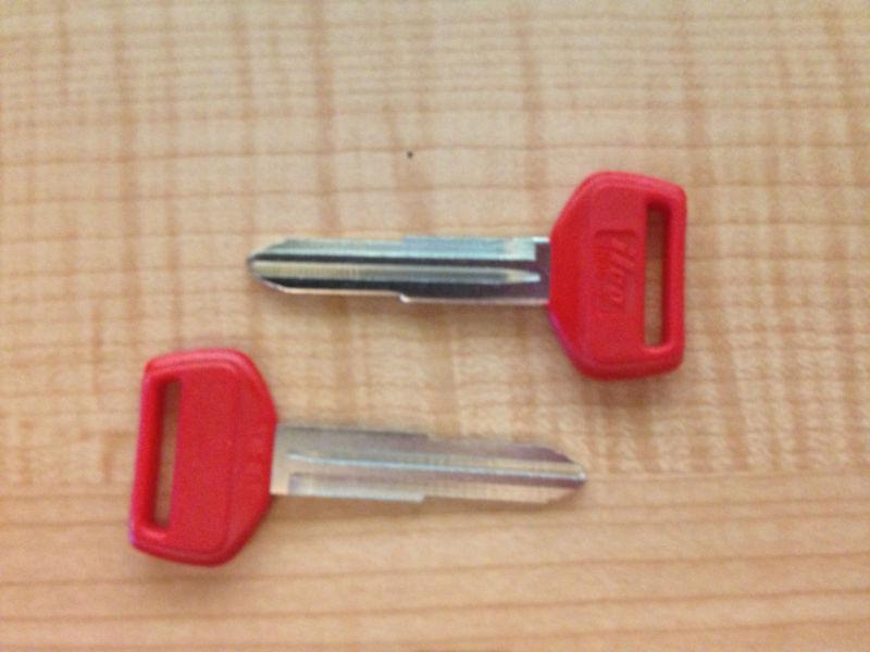 Toyota 4-runner mr2 key blanks ilco tr-40